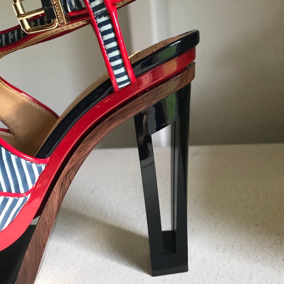 Gianni Bini “Elise” Cutout Platform Heels - Picture 13 of 13